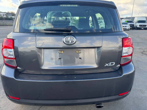 2010 Scion xD