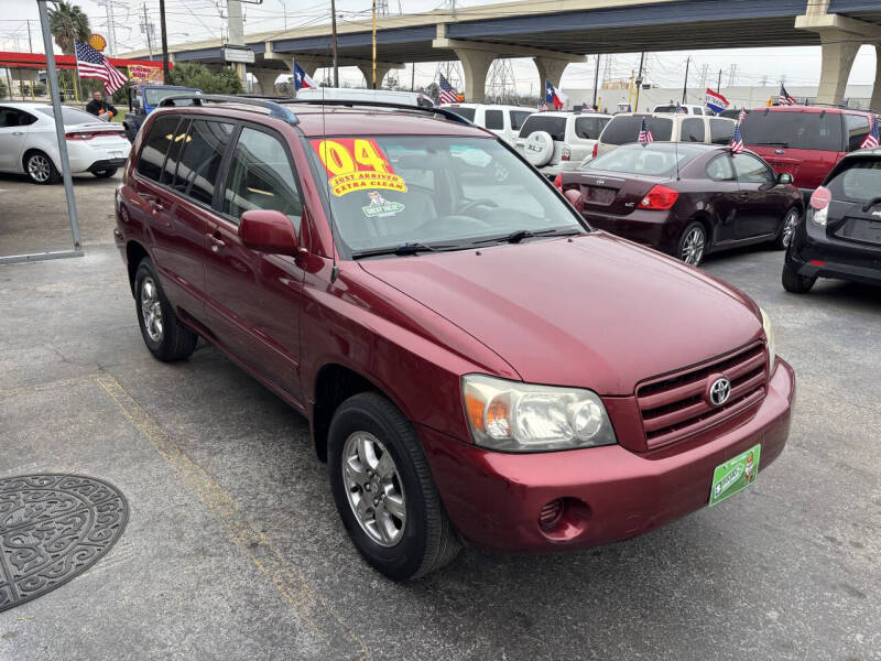 2004 Toyota Highlander for sale at Texas 1 Auto Finance in Kemah TX