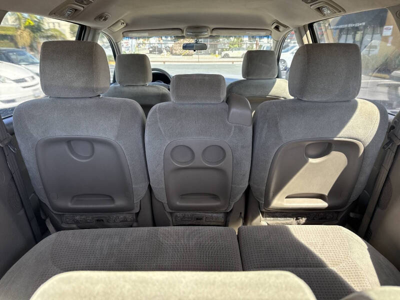 2006 Toyota Sienna CE 8 Passenger