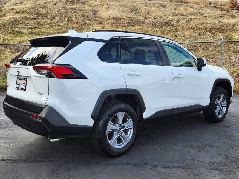 2022 Toyota RAV4 XLE