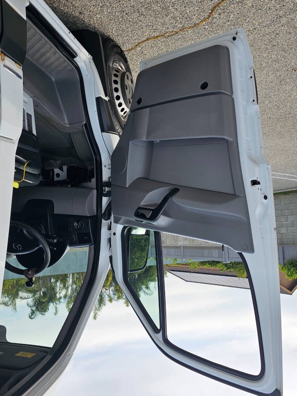 2015 Mercedes-Benz Sprinter 21