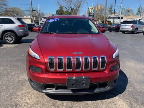 2017 Jeep Cherokee for sale at DTH FINANCE LLC in Toledo OH