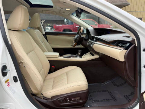 2017 Lexus ES 300h