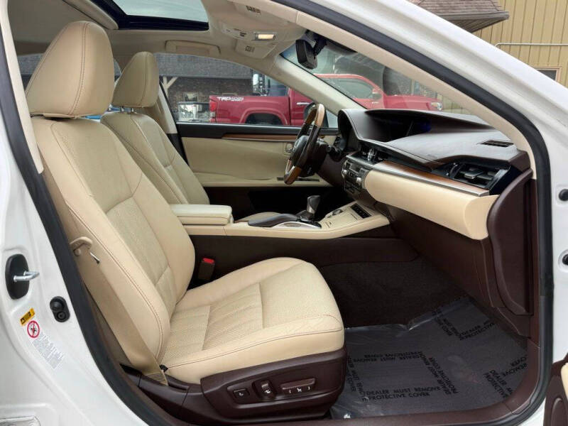 2017 Lexus ES 300h