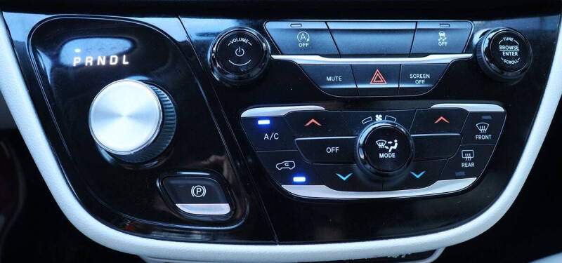 2021 Chrysler Voyager LXi