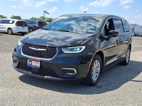 2025 Chrysler Pacifica Select
