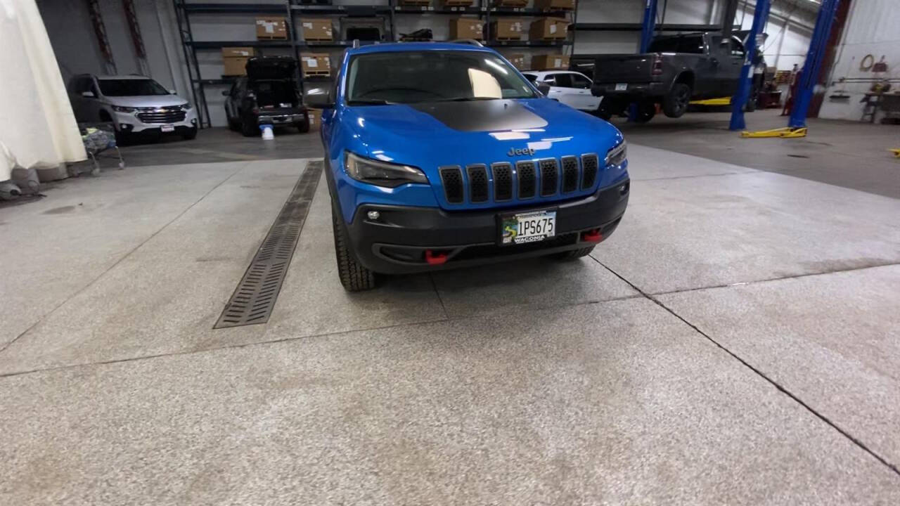 2019 Jeep Cherokee for sale at Victoria Auto Sales in Victoria, MN