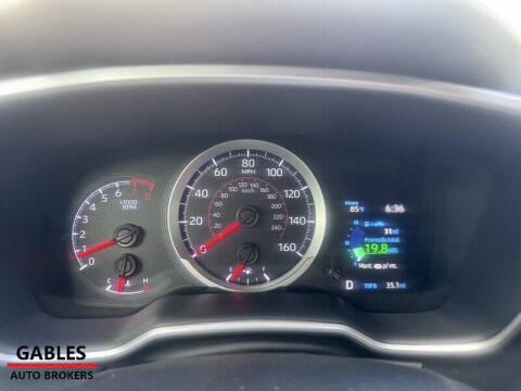 2020 Toyota Corolla Hatchback SE