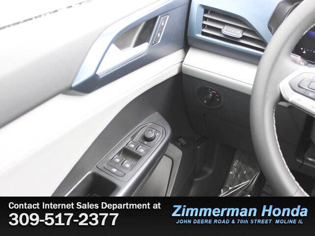 2024 Volkswagen Taos SE 4Motion