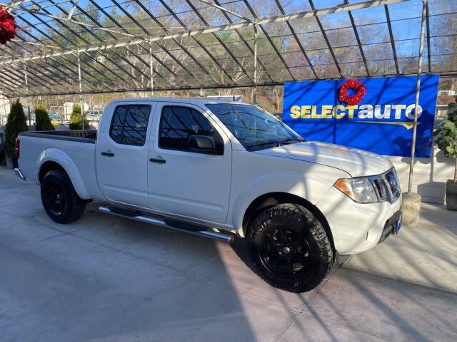 2015 Nissan Frontier SL's photo
