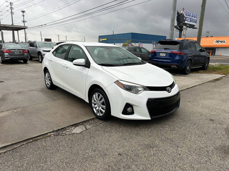 2016 Toyota Corolla S photo 2