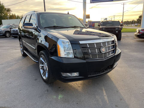 2012 Cadillac Escalade for sale at Summit Palace Auto in Waterford MI