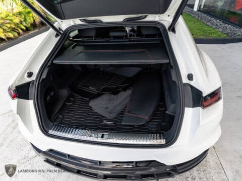 2024 Lamborghini Urus Performante