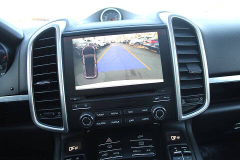 2018 Porsche Cayenne Platinum Edition