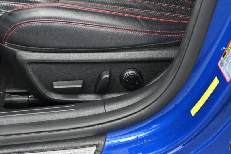 2023 Genesis G70