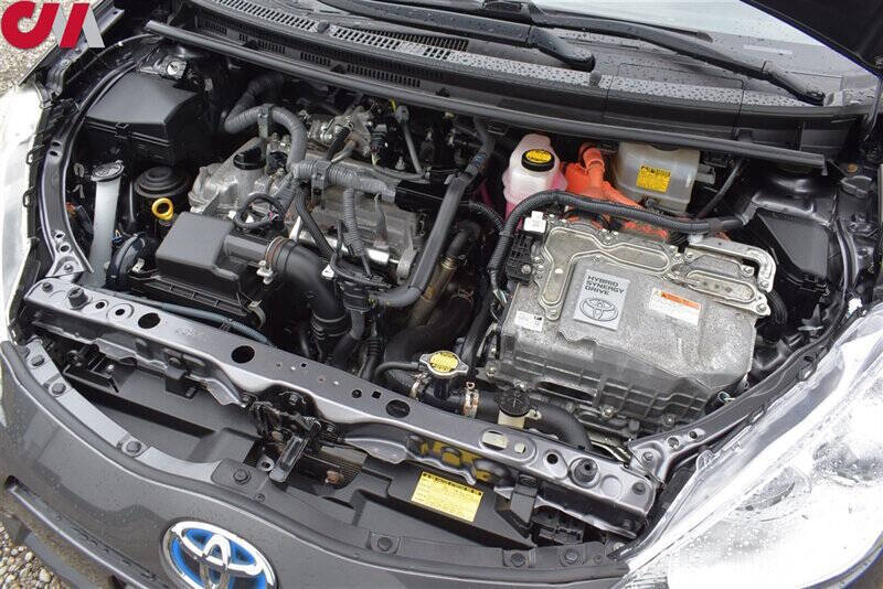 2013 Toyota Prius c Two