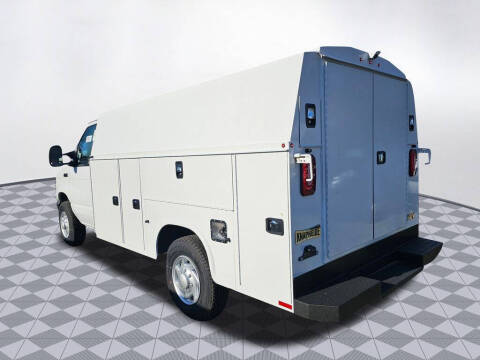 2025 Ford E-Series