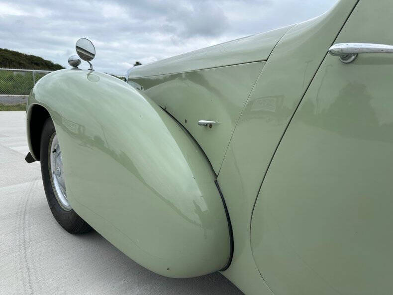 1947 Triumph 1800