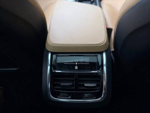 2018 Volvo XC90 T6 Momentum