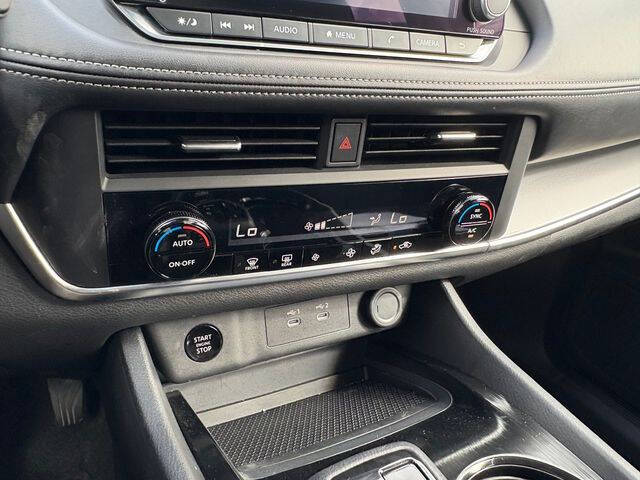 2025 Nissan Rogue SV