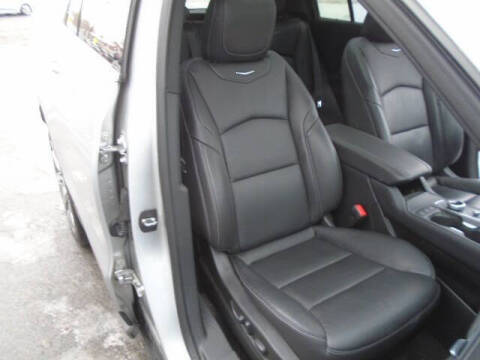 2022 Cadillac XT4 Premium Luxury