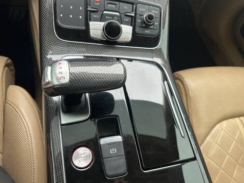 2015 Audi S8 4.0T quattro