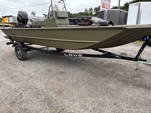 2026 Lowe Boats Roughneck 1860 CC