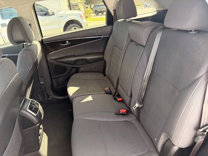 2016 Kia Sorento LX