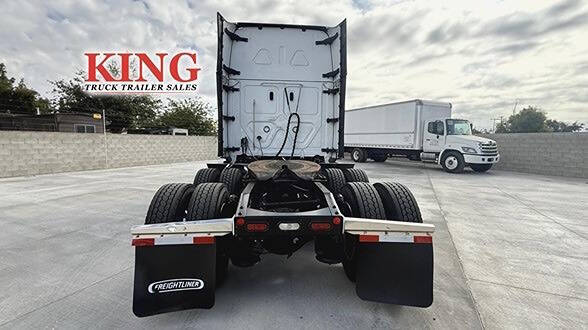 2024 Freightliner Cascadia