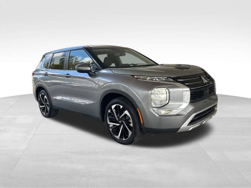 Used 2022 Mitsubishi Outlander SE with VIN JA4J3UA88NZ011722 for sale in Davie, FL