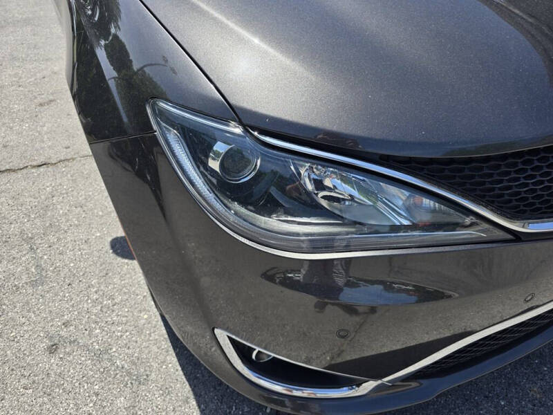 2017 Chrysler Pacifica Touring-L Plus