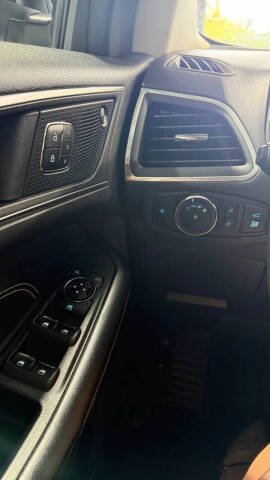 2022 Ford Edge Titanium