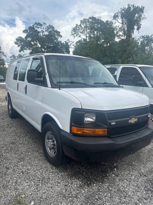 2015 Chevrolet Express Cargo Work Van photo 2