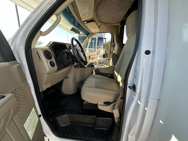 2019 Winnebago Outlook