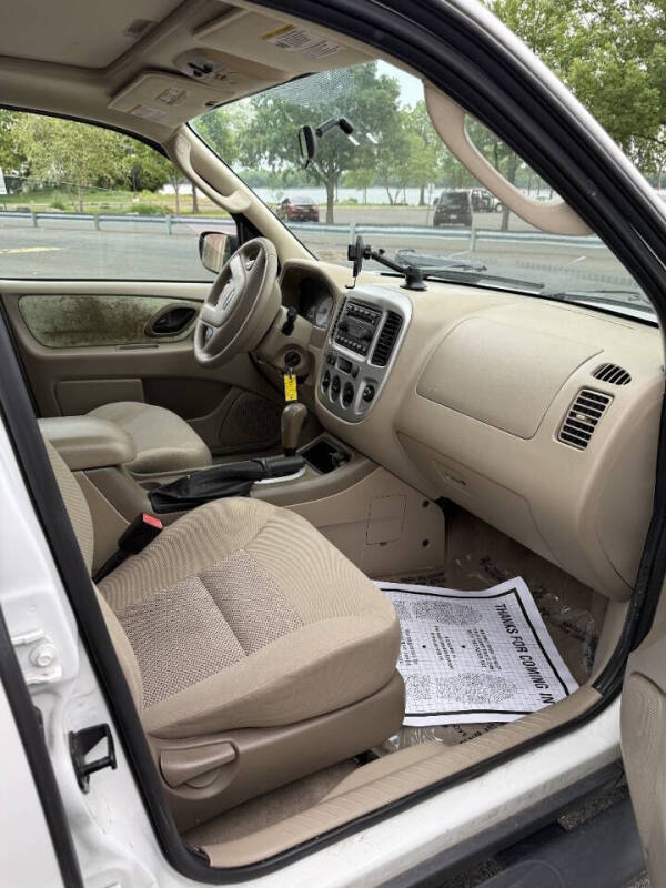 2005 Ford Escape XLT