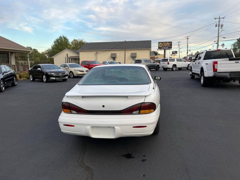 1999 Pontiac Bonneville SE photo 6