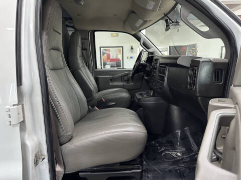 2023 GMC Savana 2500