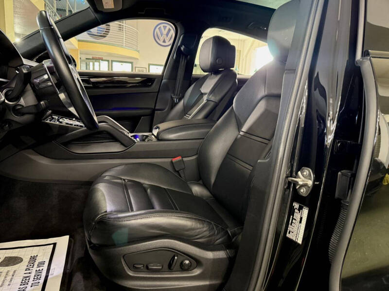 2023 Porsche Cayenne Coupe