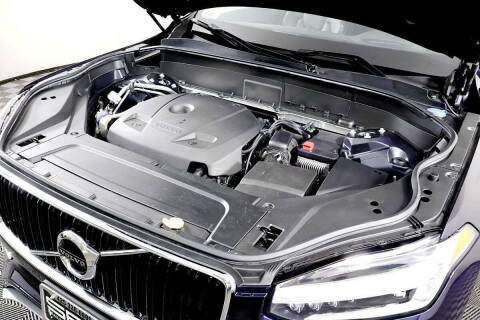 2017 Volvo XC90 T6 Momentum