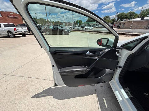 2017 Volkswagen Golf