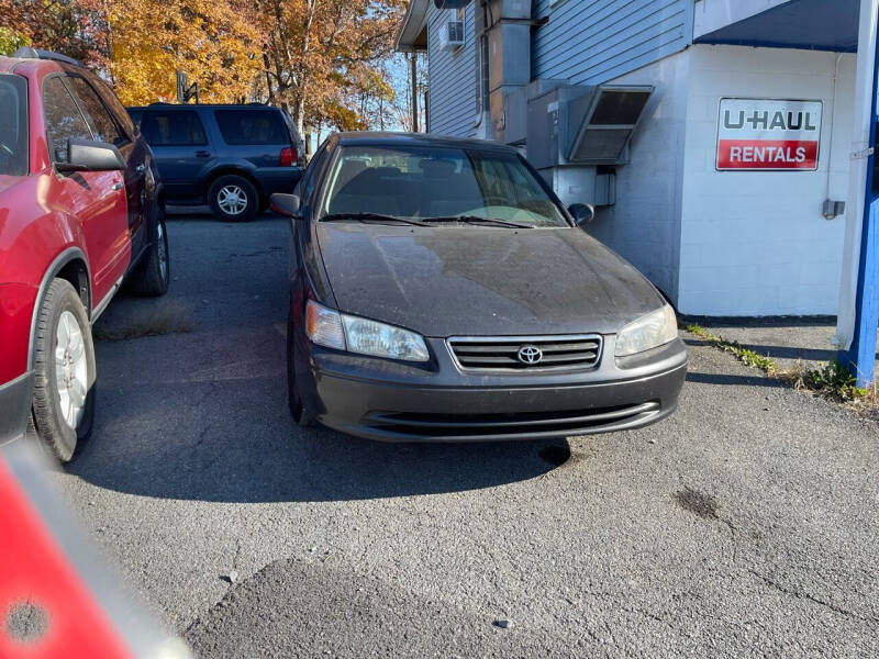 2000 Toyota Camry for sale at Noble PreOwned Auto Sales in Martinsburg WV