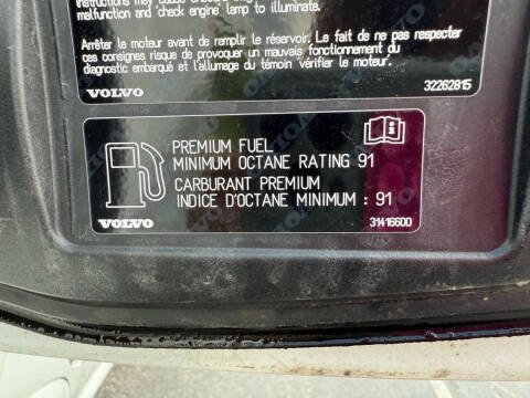 2020 Volvo XC90 T6 Momentum 6-Passenger