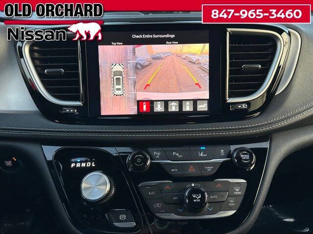 2024 Chrysler Pacifica Plug-In Hybrid Select