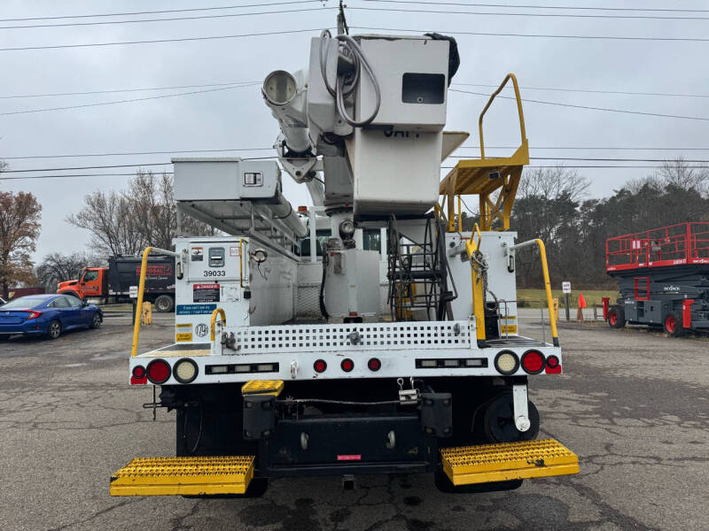 2013 Freightliner M2 106
