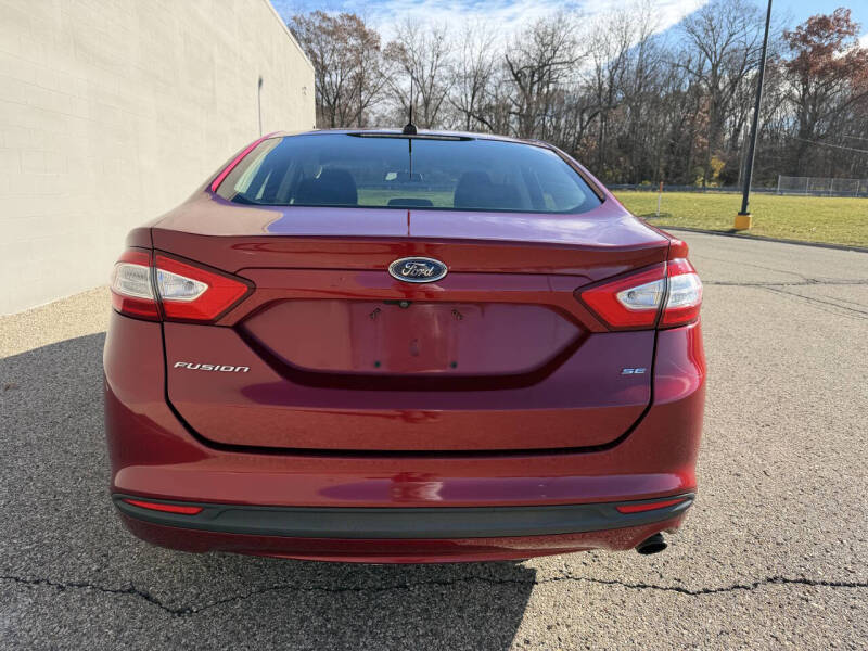 2016 Ford Fusion SE