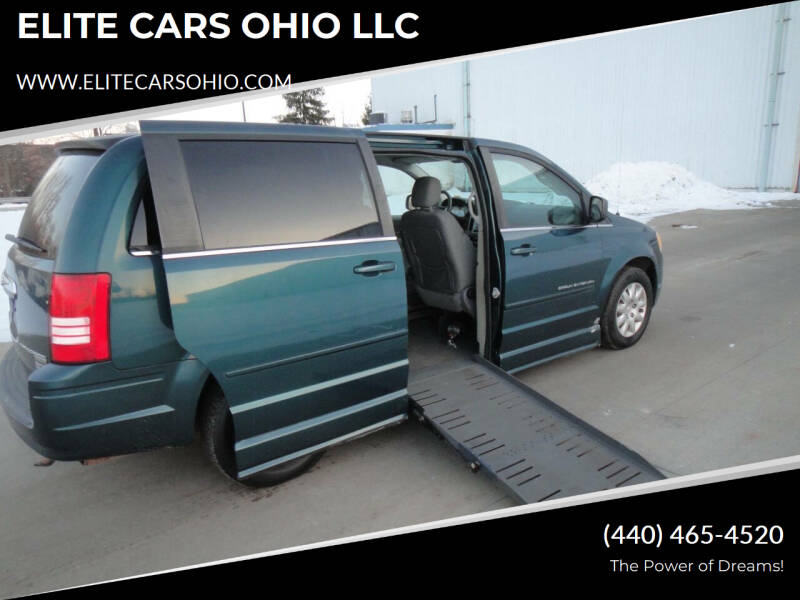2009 Chrysler Town & Country LX