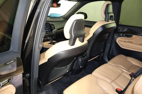 2018 Volvo XC90 T6 Momentum