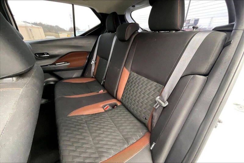 2021 Nissan Kicks SR