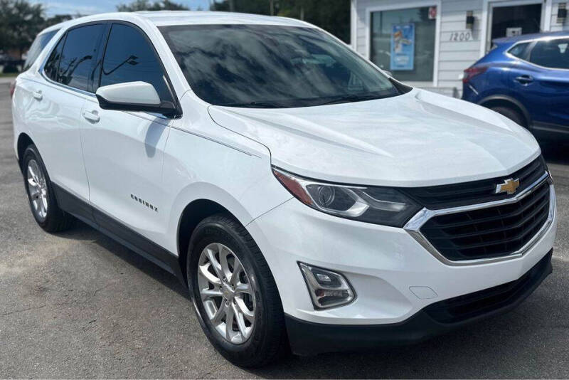 2020 Chevrolet Equinox LT photo 2