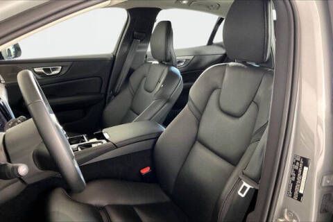 2024 Volvo S60 Recharge T8 Ultimate Dark Theme